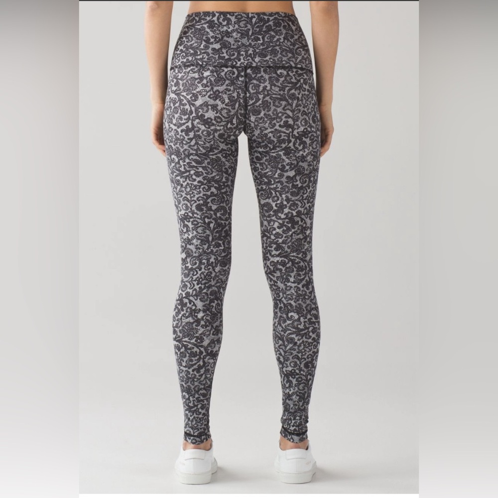 #34 Lululemon Wunder Under Pant (Hi-Rise)
Mini Cinder Lace White Black - Sz - Picture 3 of 10